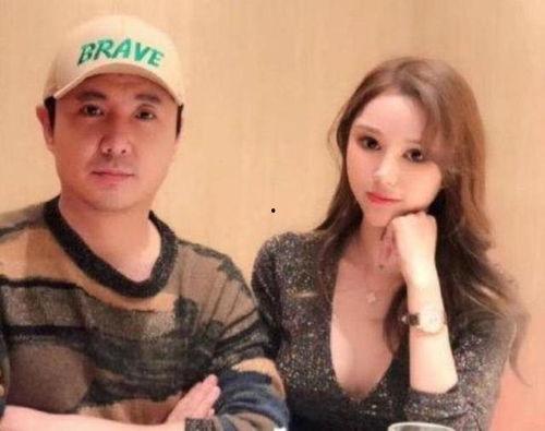 网红母女吃瓜图片高清