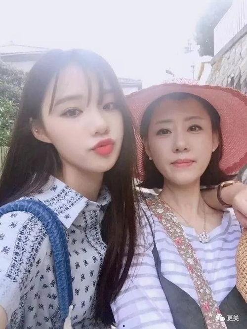 网红母女吃瓜图片高清