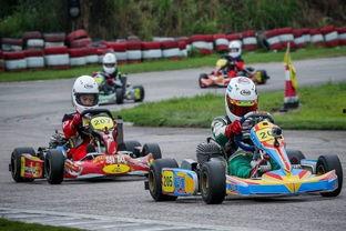 卡丁车网红男吃瓜,揭秘背后惊人真相